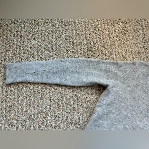 Minimum Wool Gray Crew Neck Sweater Size Medium - Picture 4 of 10